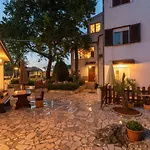 Haus Sole By Interhome Feriehus Poreč